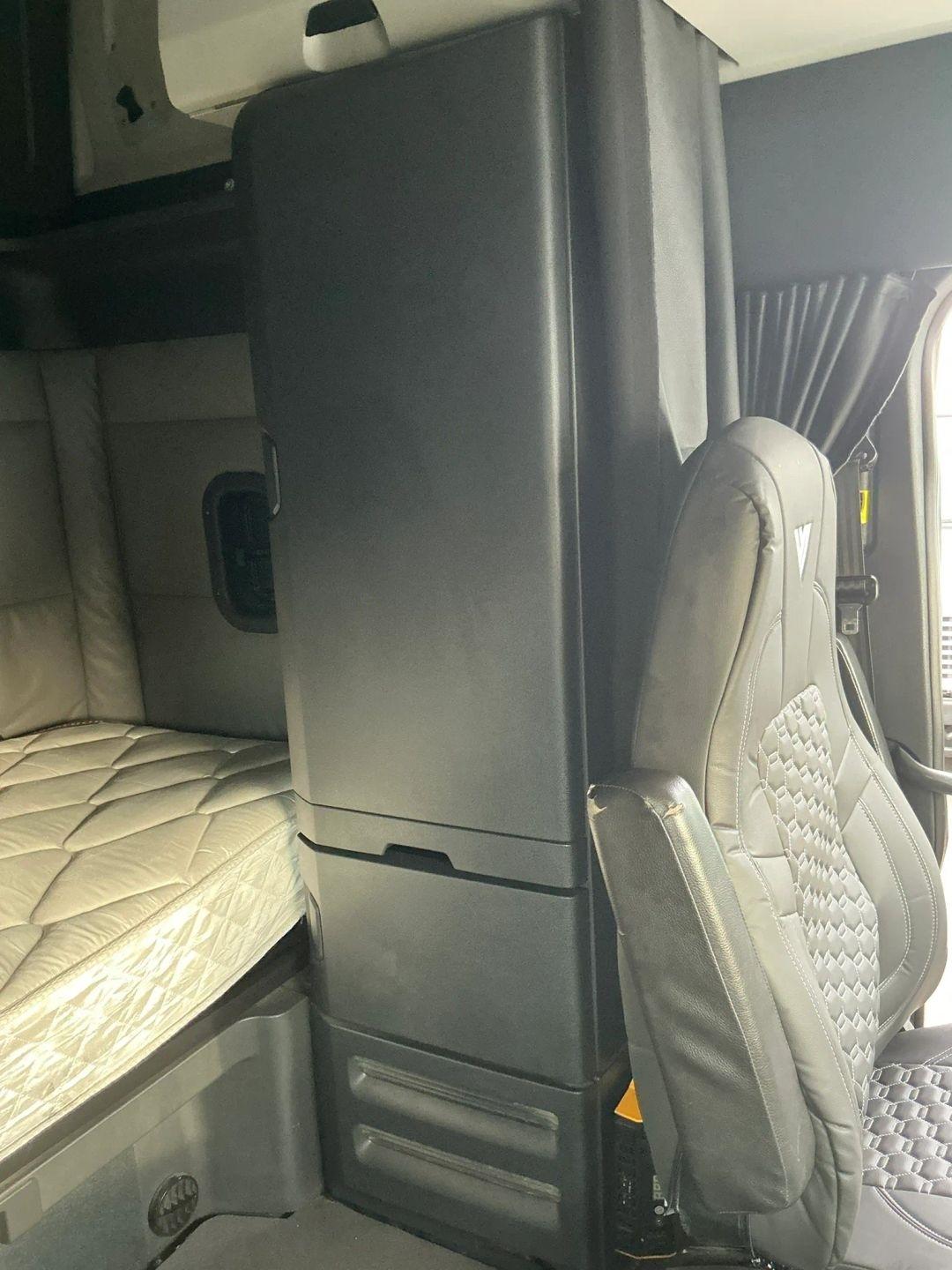 Freightliner Cascadia  2021