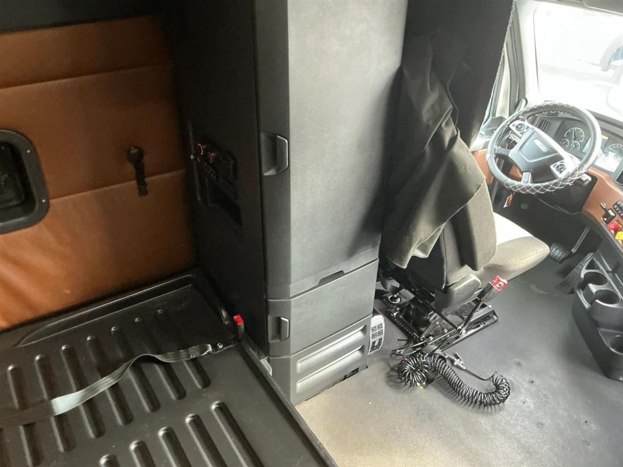 Freightliner Cascadia  2022