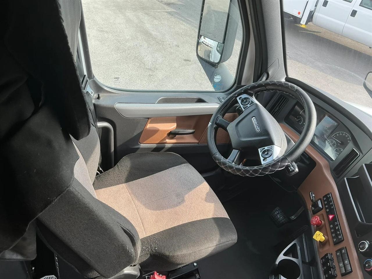 Freightliner Cascadia  2022