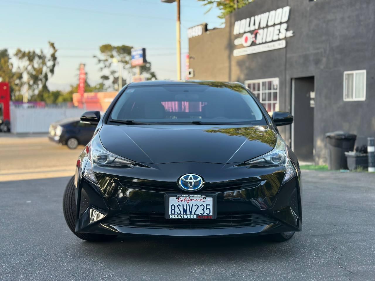 Toyota Prius Two 2016