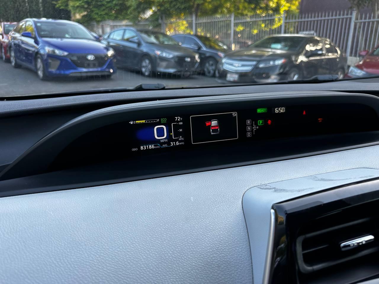 Toyota Prius Two 2016