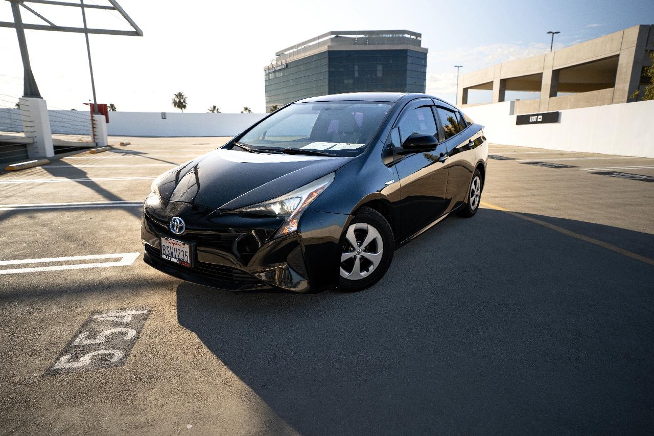 Toyota Prius Two 2016