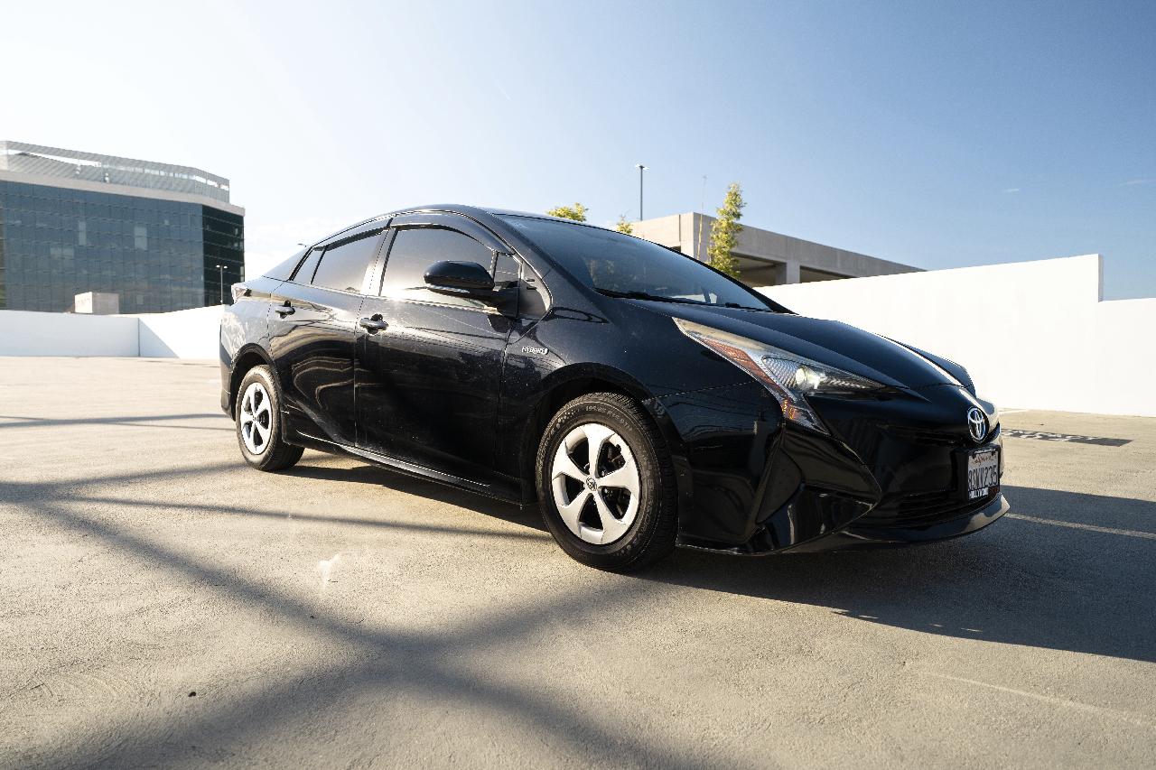 Toyota Prius Two 2016
