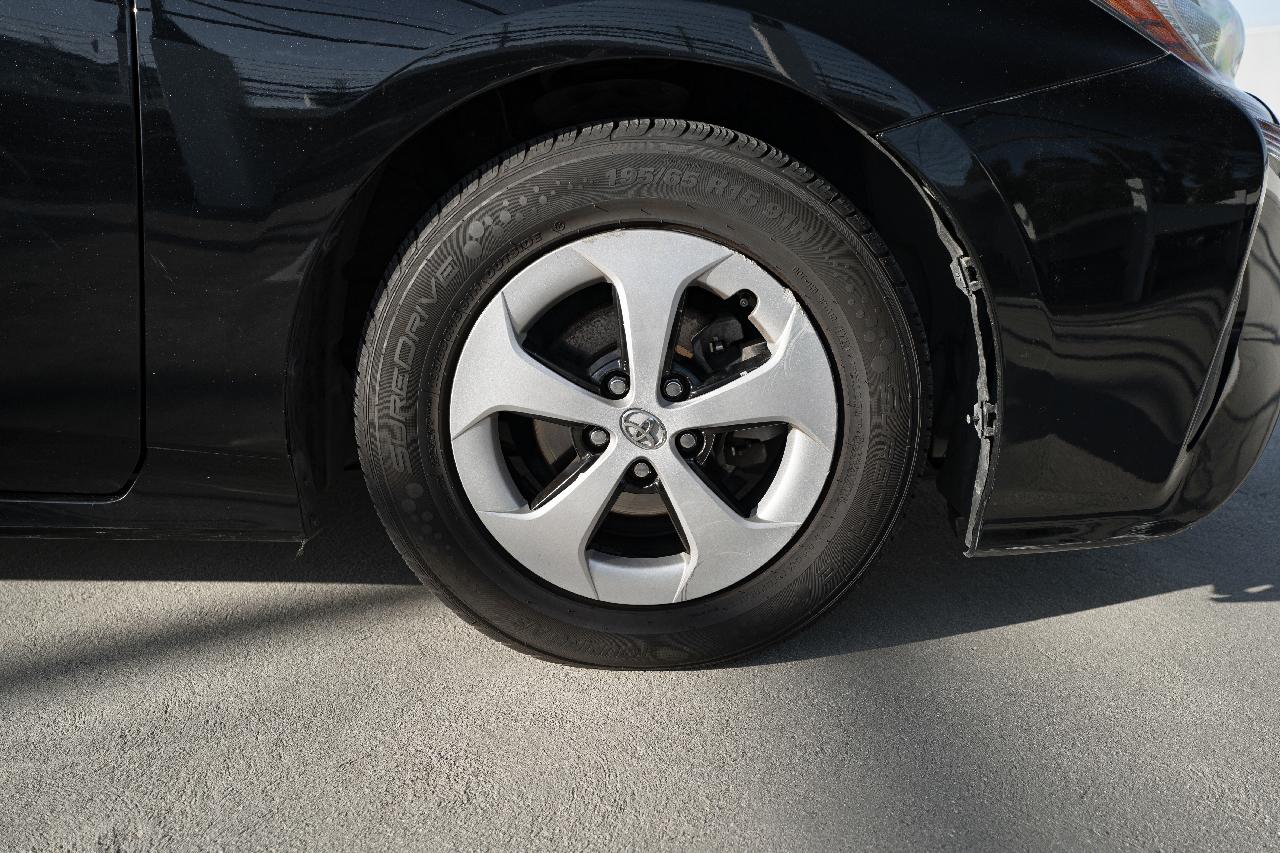 Toyota Prius Two 2016