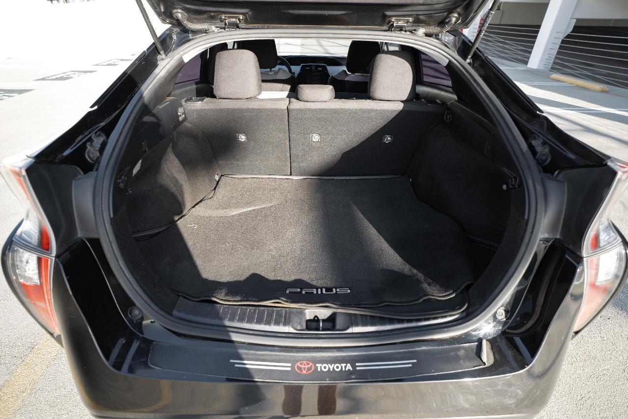 Toyota Prius Two 2016