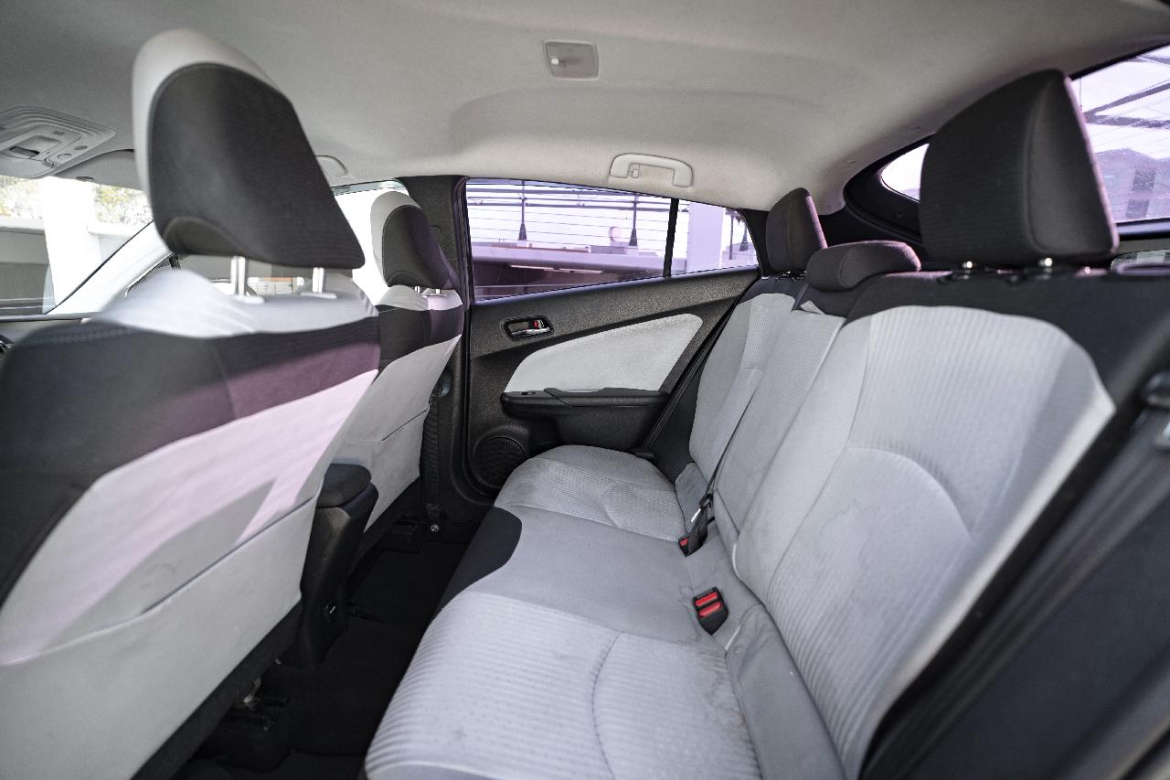 Toyota Prius Two 2016