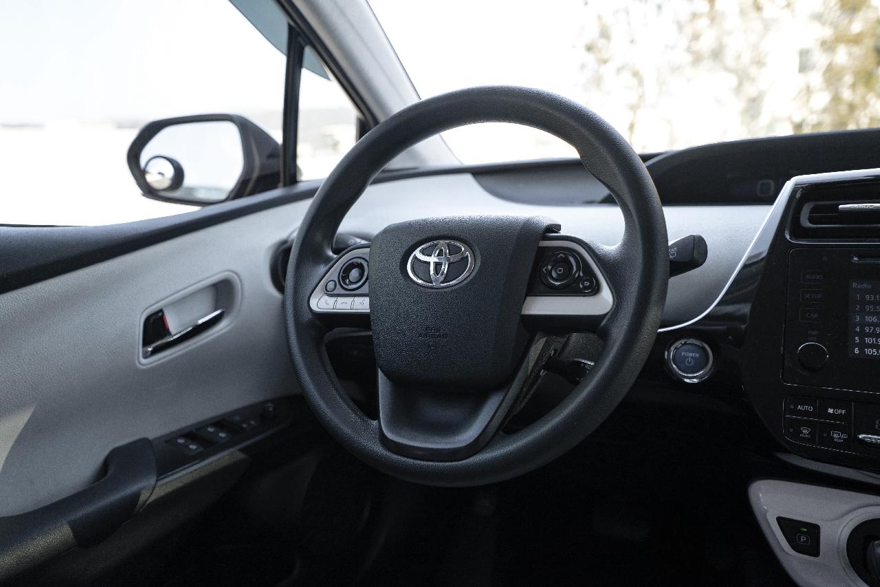 Toyota Prius Two 2016