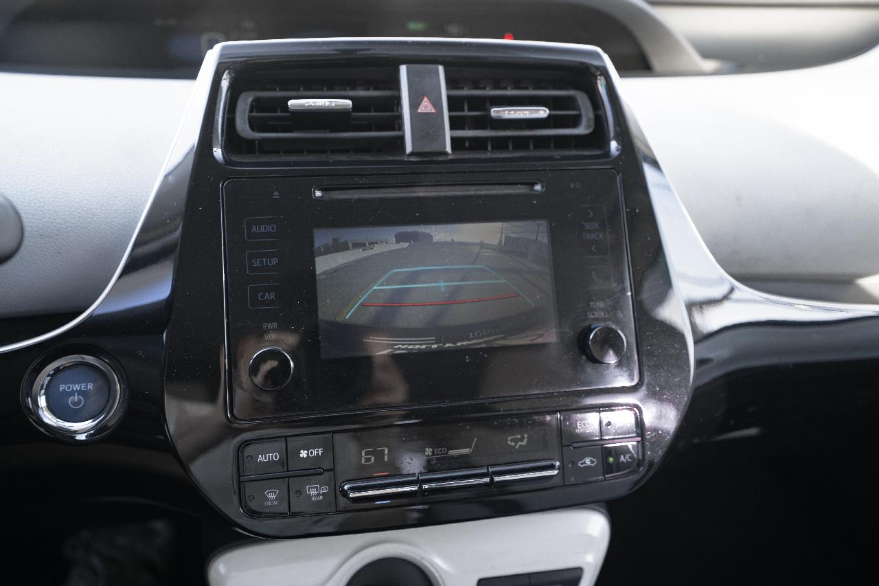 Toyota Prius Two 2016