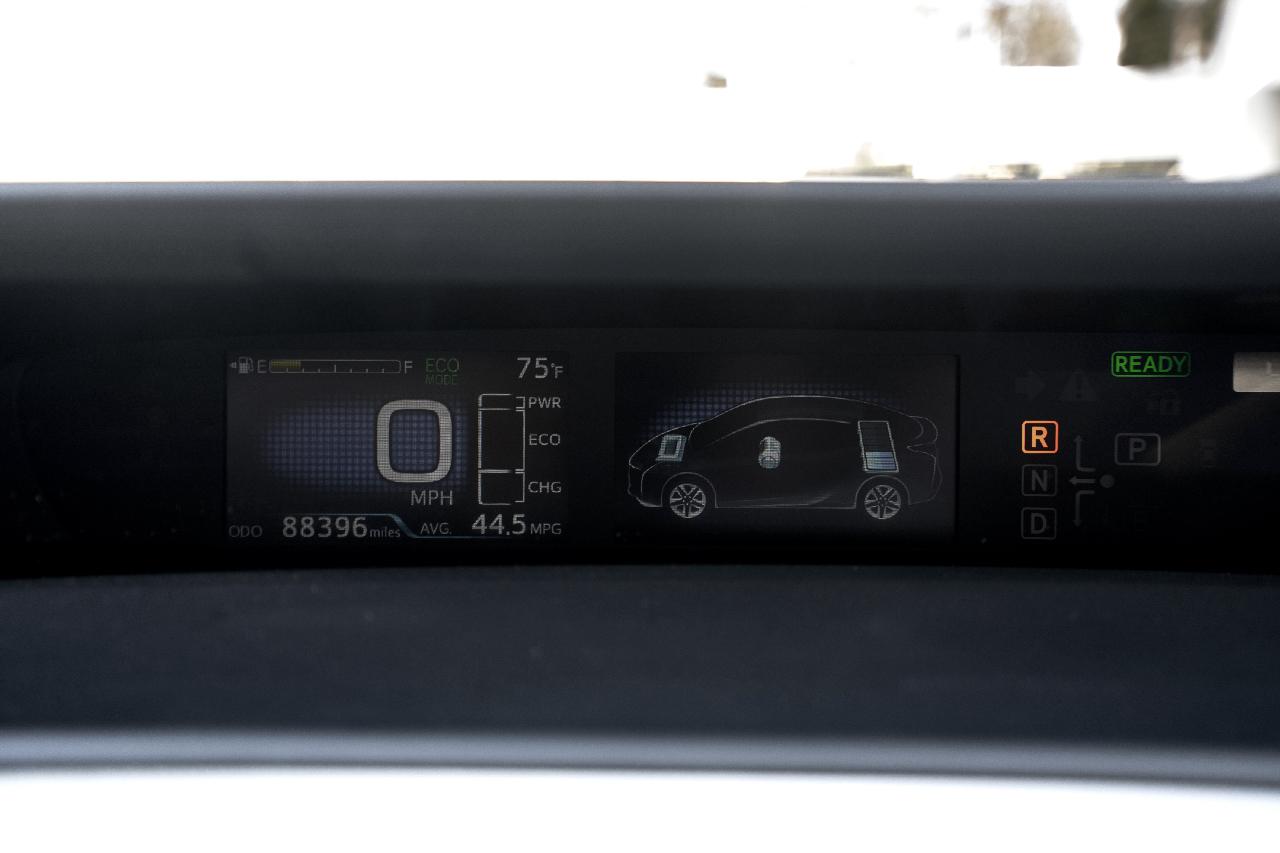 Toyota Prius Two 2016