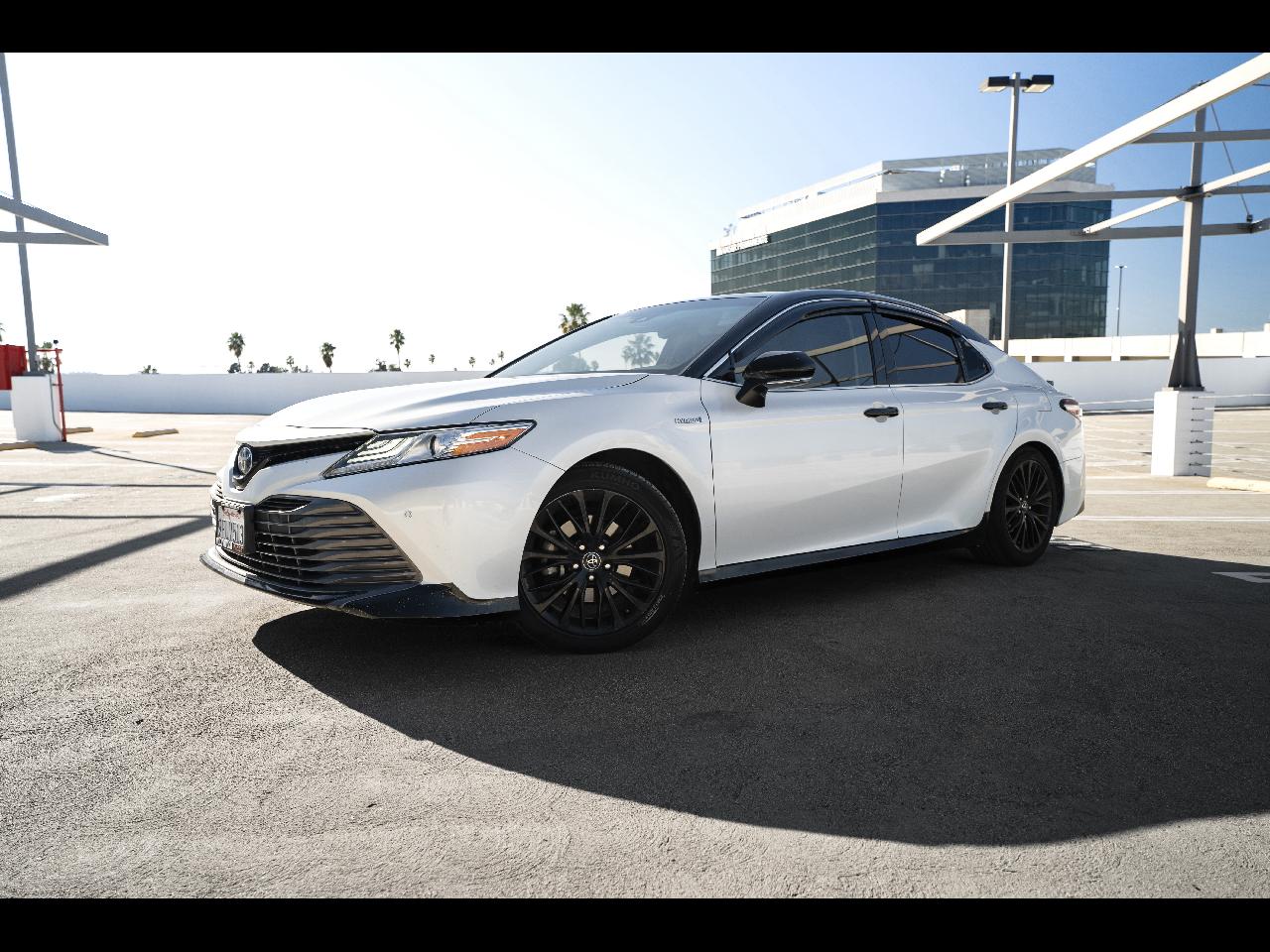 Toyota Camry Hybrid XLE 2018