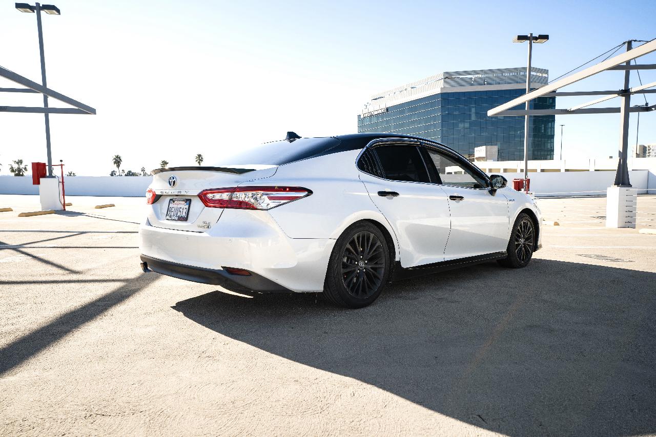 Toyota Camry Hybrid XLE 2018
