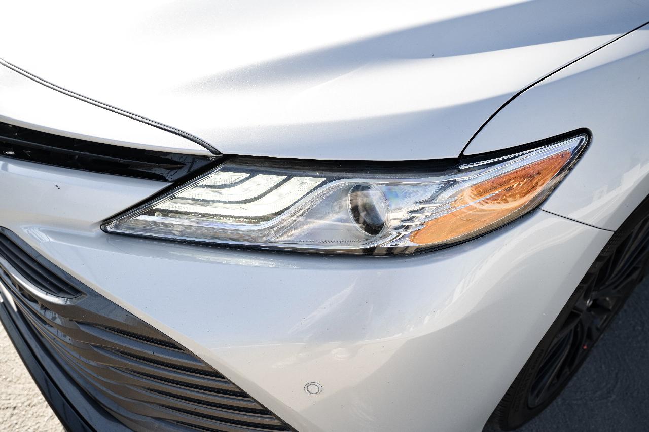 Toyota Camry Hybrid XLE 2018