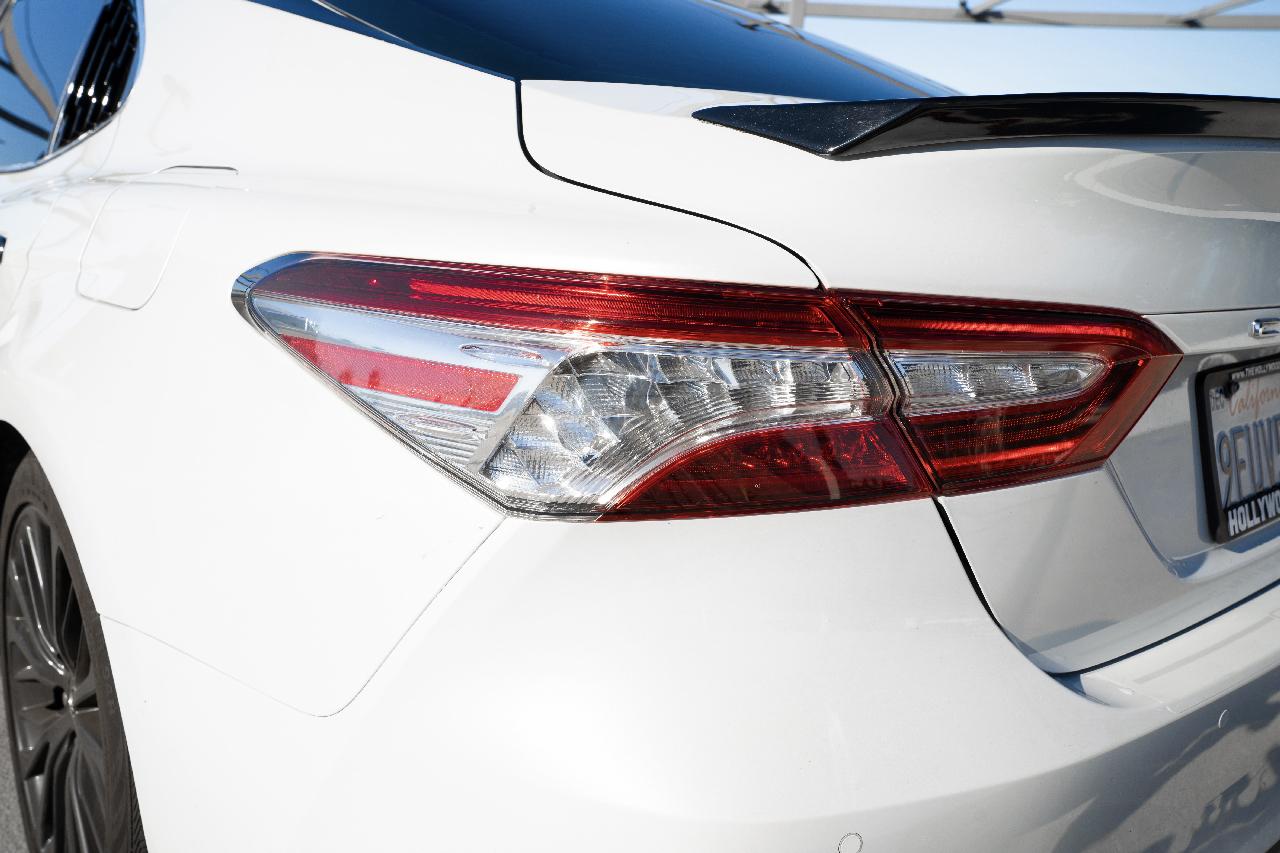 Toyota Camry Hybrid XLE 2018