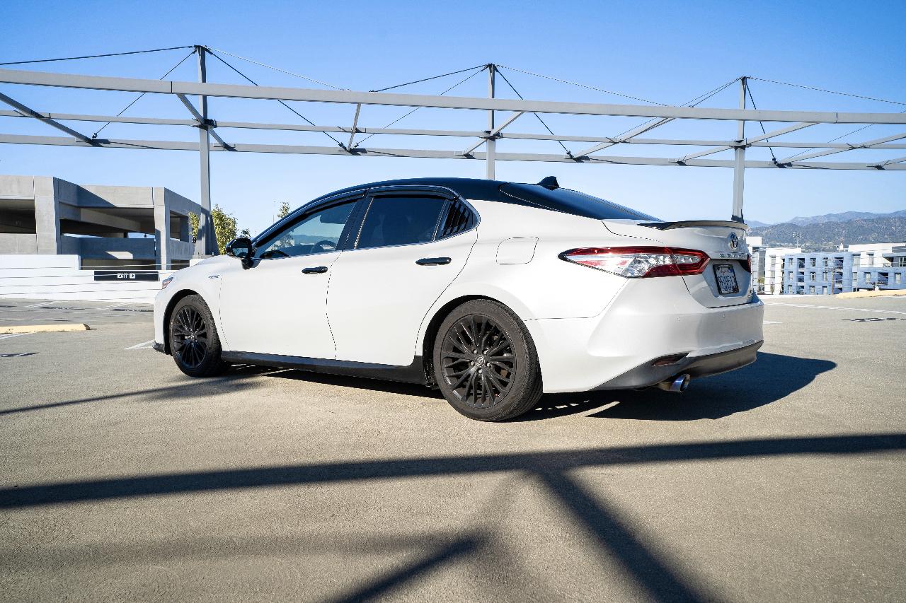 Toyota Camry Hybrid XLE 2018