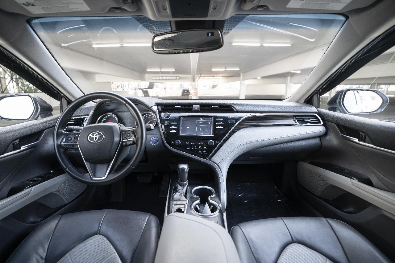 Toyota Camry Hybrid XLE 2018