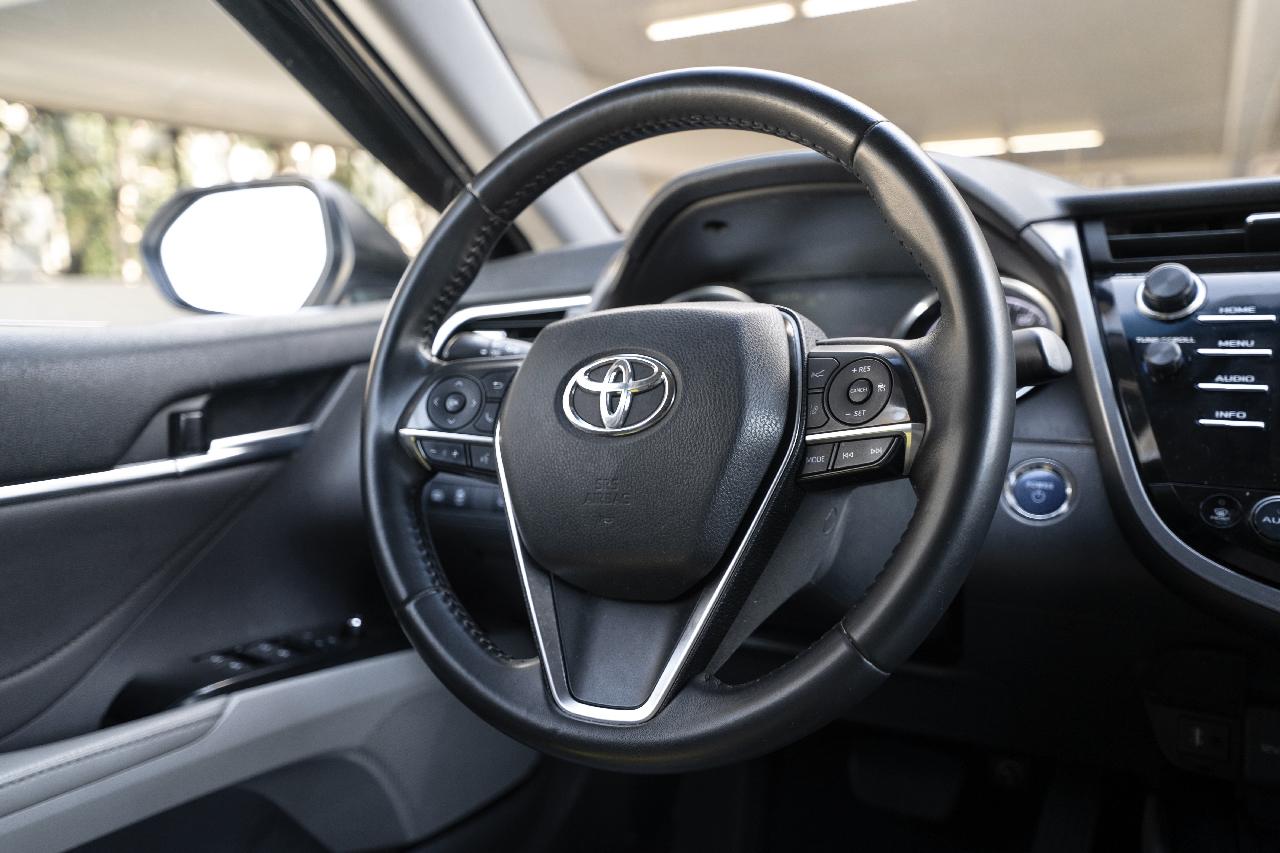 Toyota Camry Hybrid XLE 2018