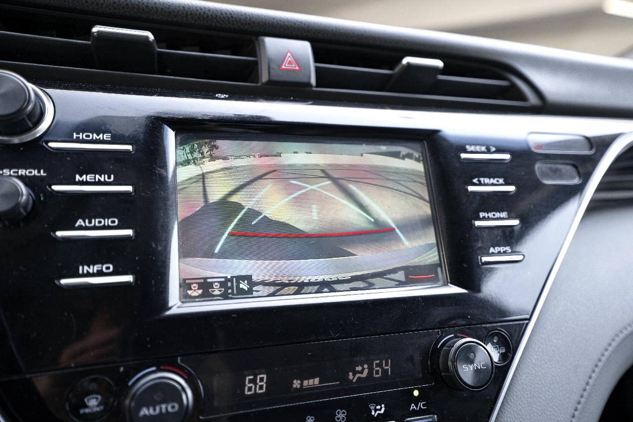 Toyota Camry Hybrid XLE 2018