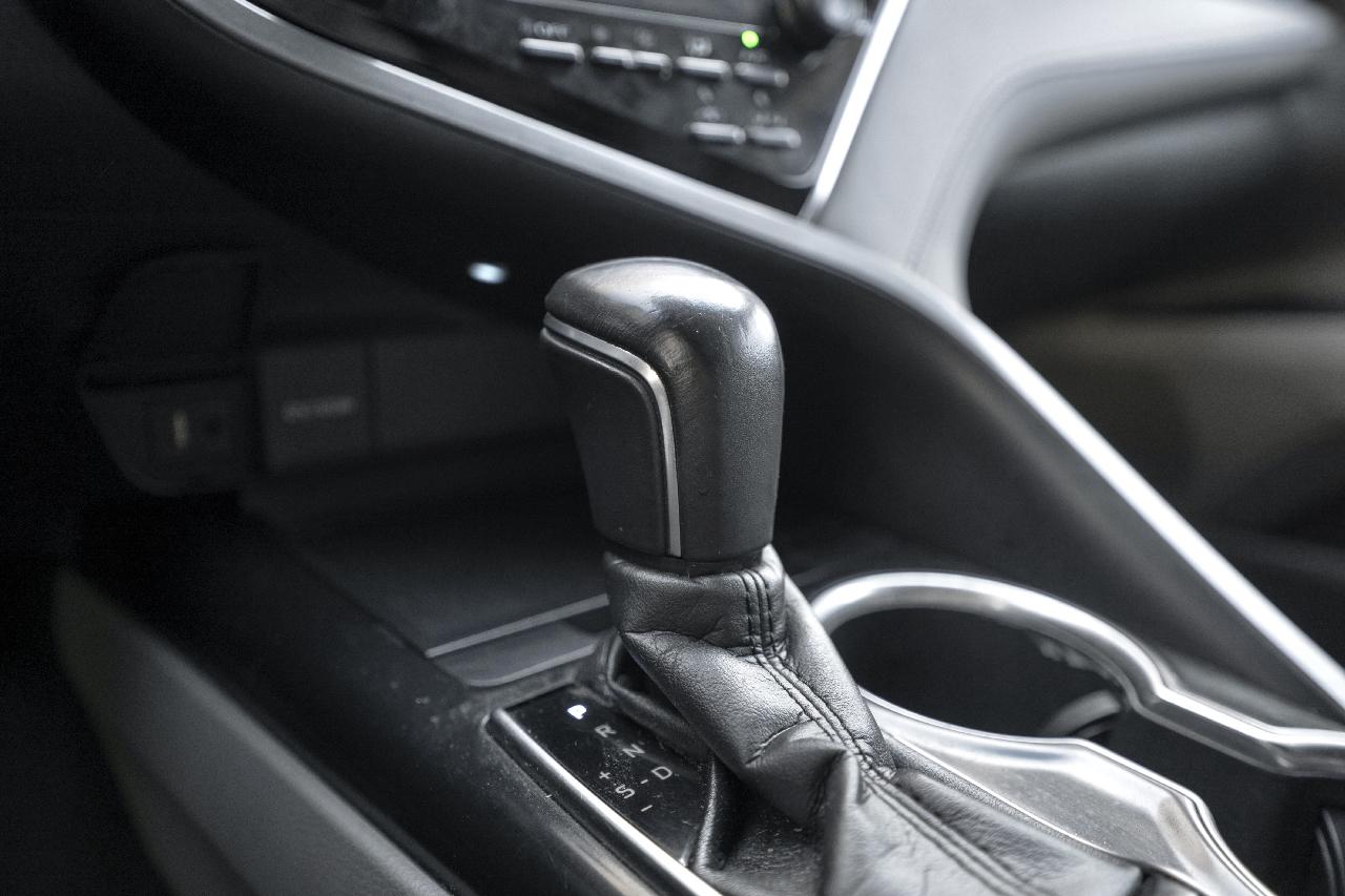 Toyota Camry Hybrid XLE 2018
