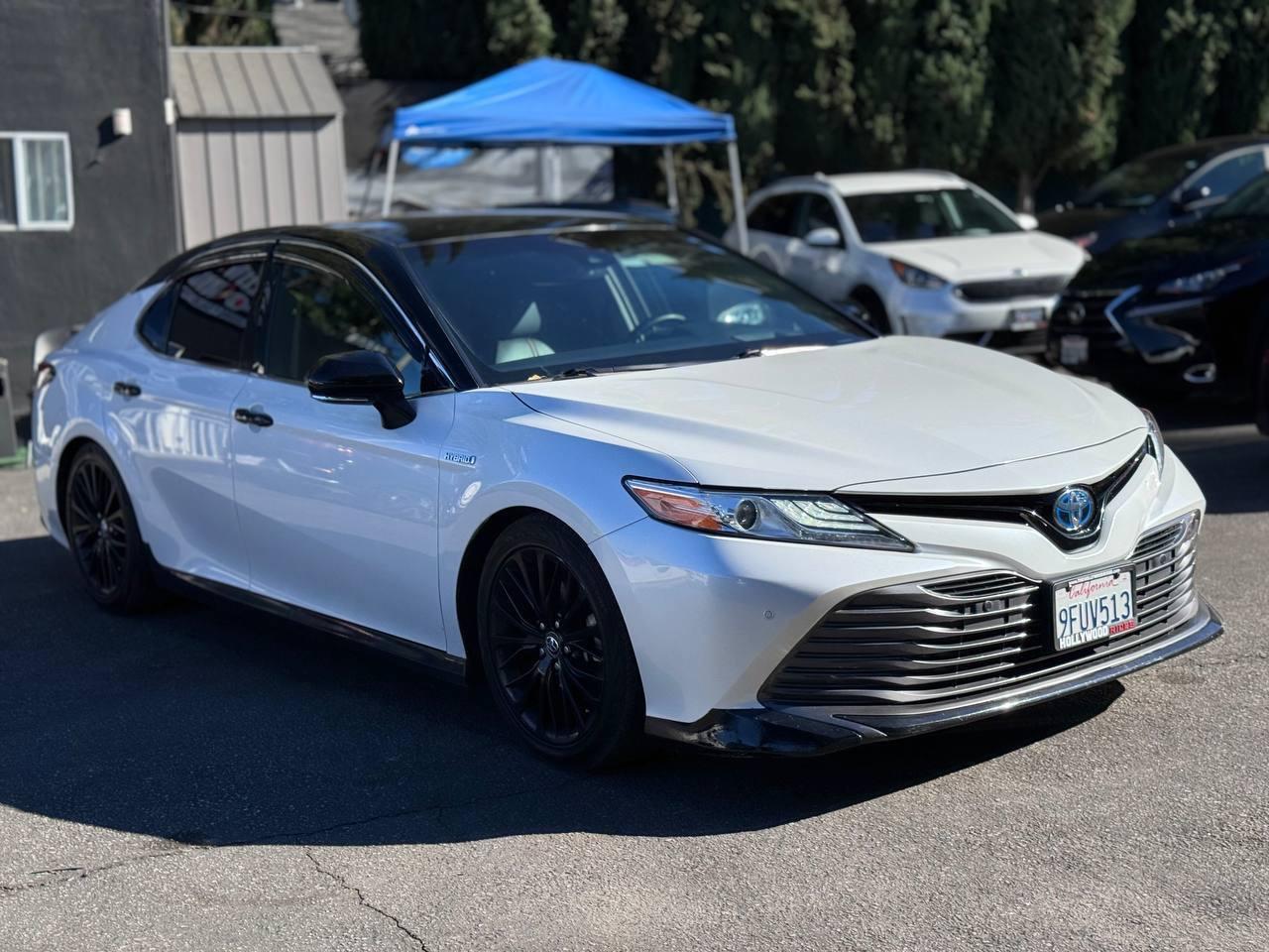 Toyota Camry Hybrid XLE 2018