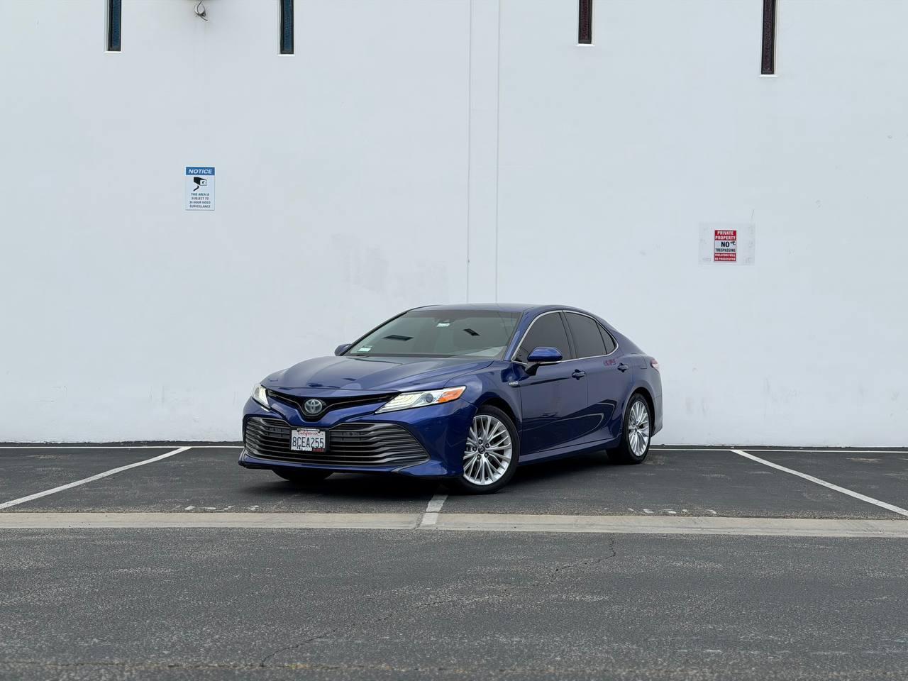 Toyota Camry Hybrid XLE 2018