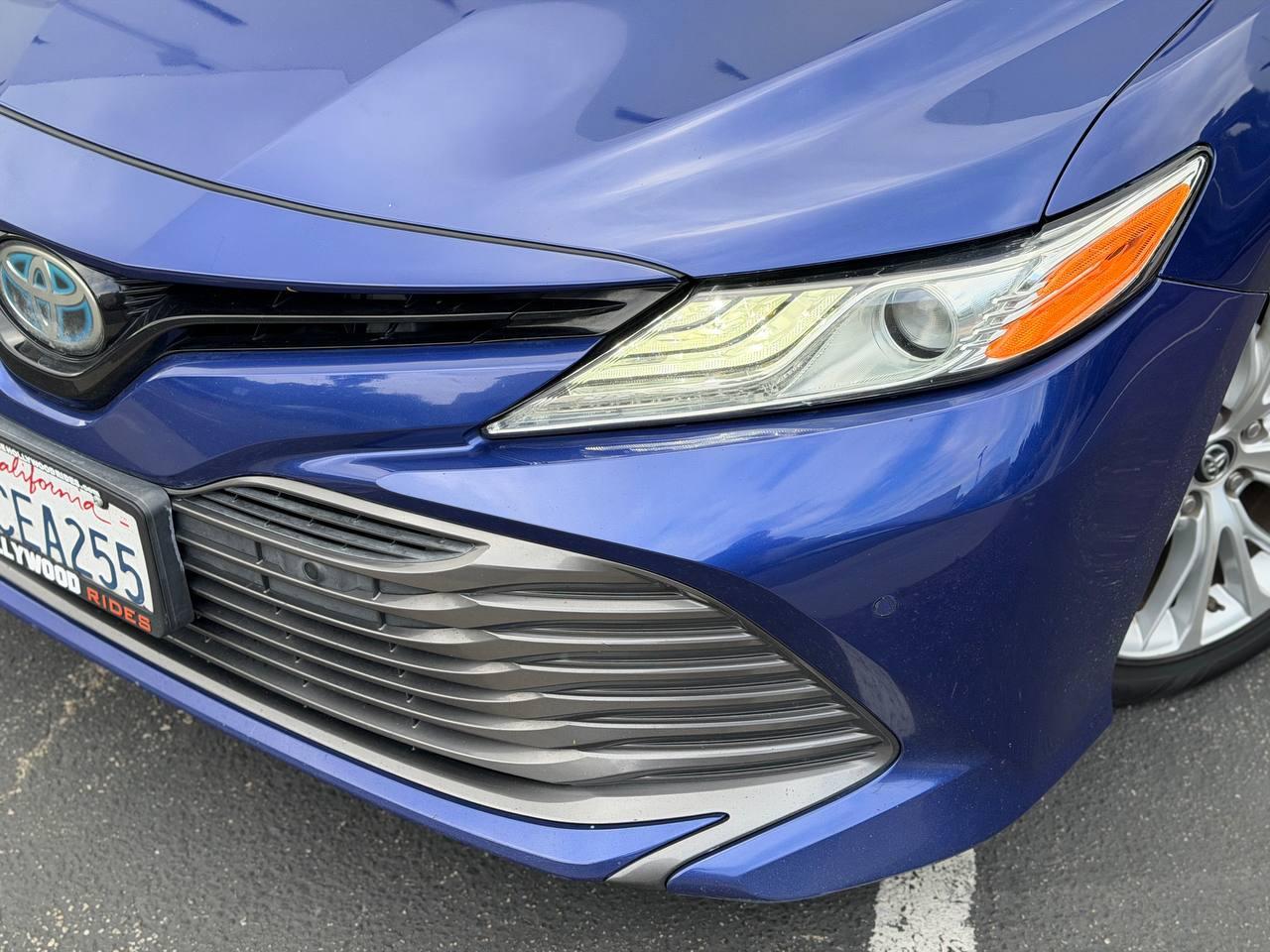Toyota Camry Hybrid XLE 2018