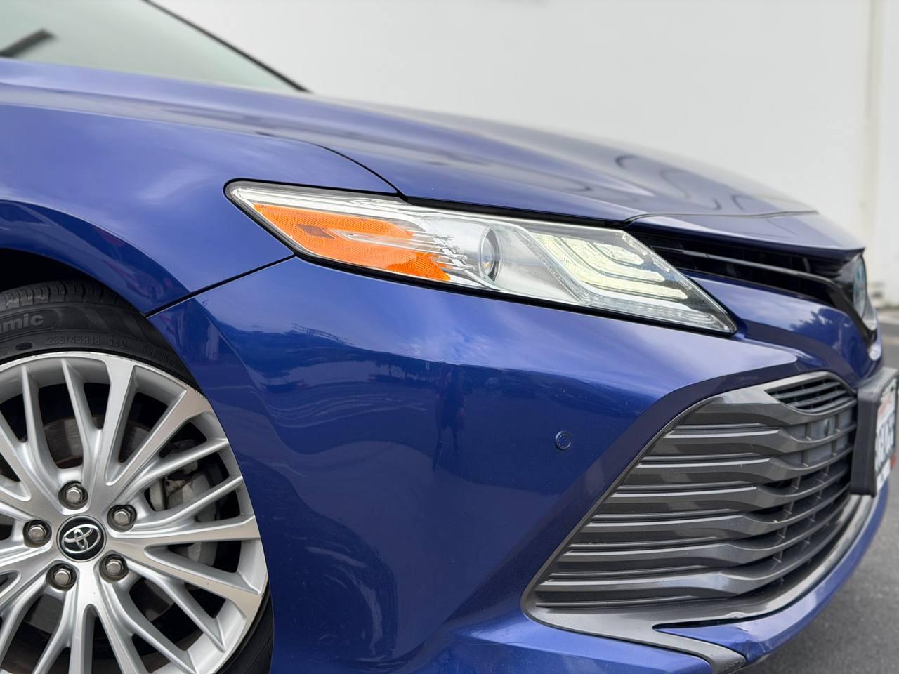Toyota Camry Hybrid XLE 2018