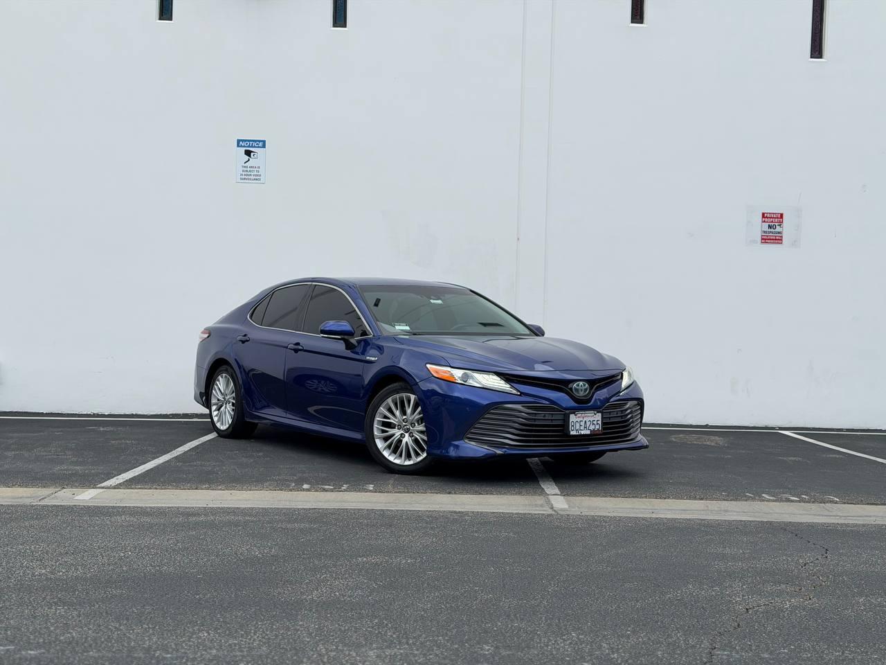 Toyota Camry Hybrid XLE 2018
