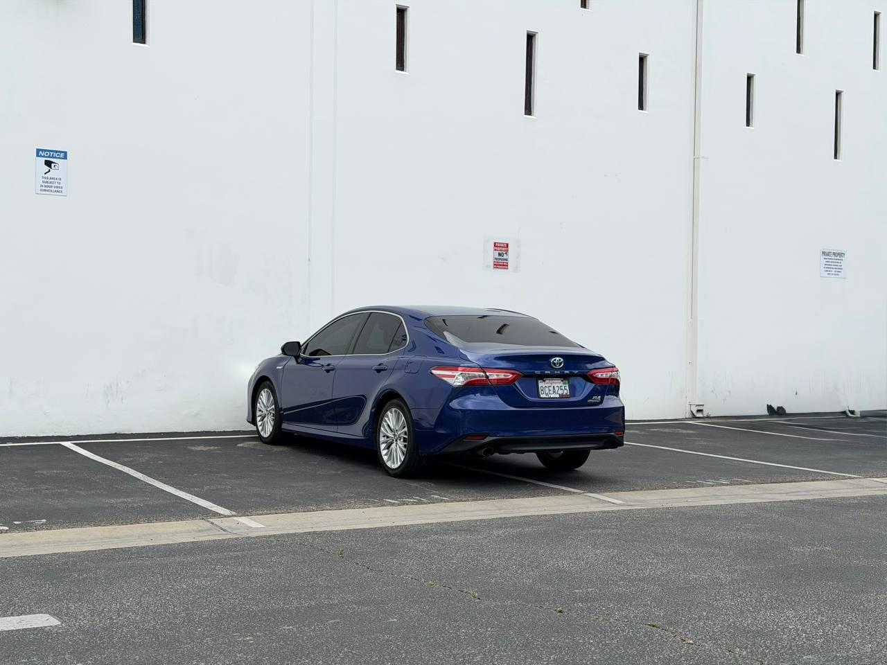 Toyota Camry Hybrid XLE 2018