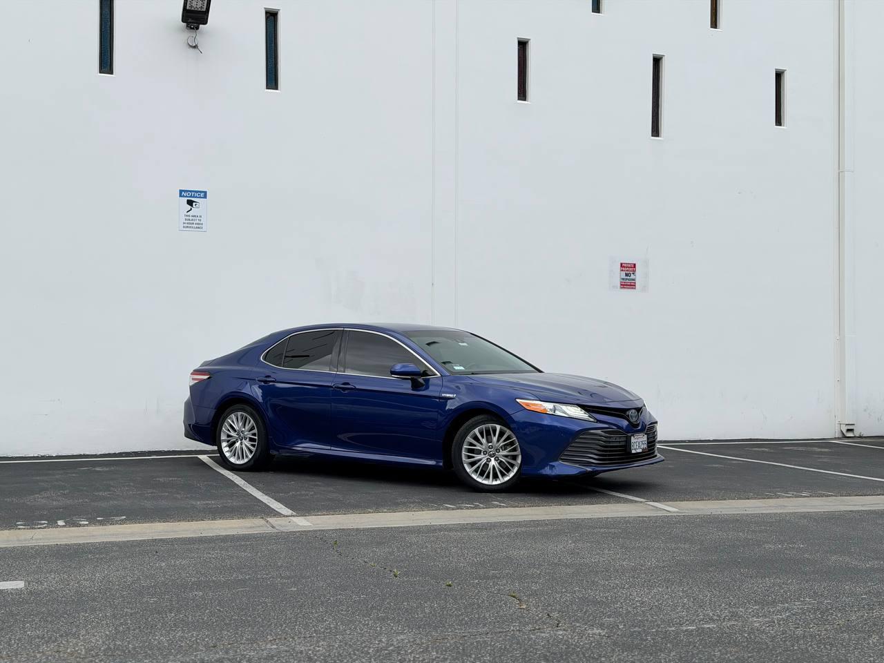 Toyota Camry Hybrid XLE 2018