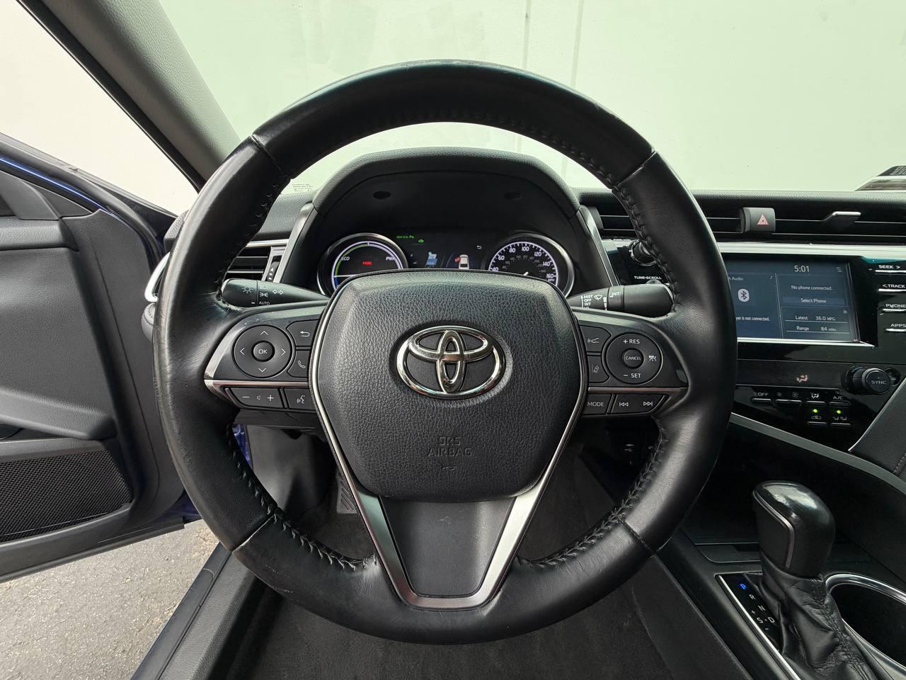 Toyota Camry Hybrid XLE 2018