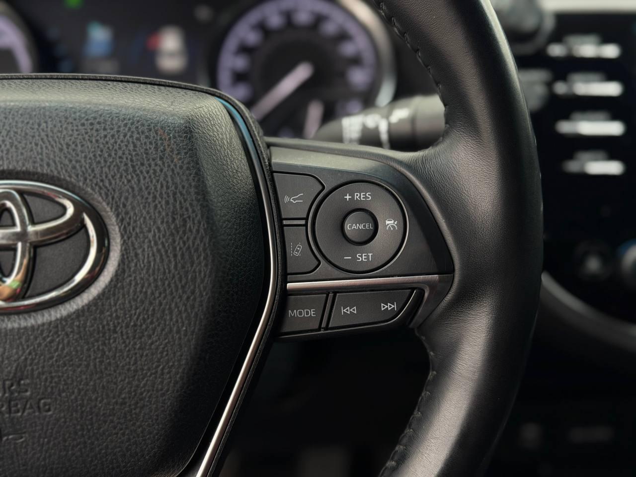 Toyota Camry Hybrid XLE 2018