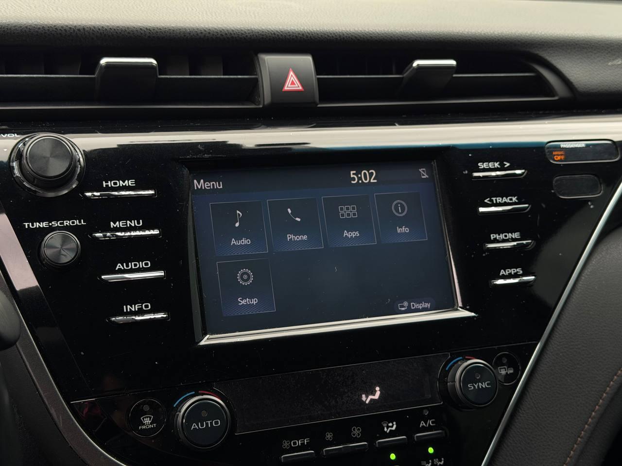 Toyota Camry Hybrid XLE 2018