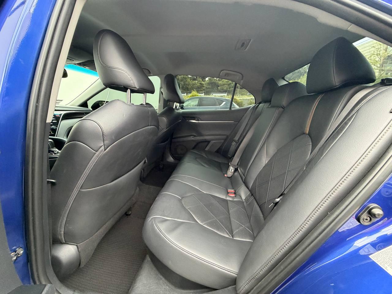 Toyota Camry Hybrid XLE 2018