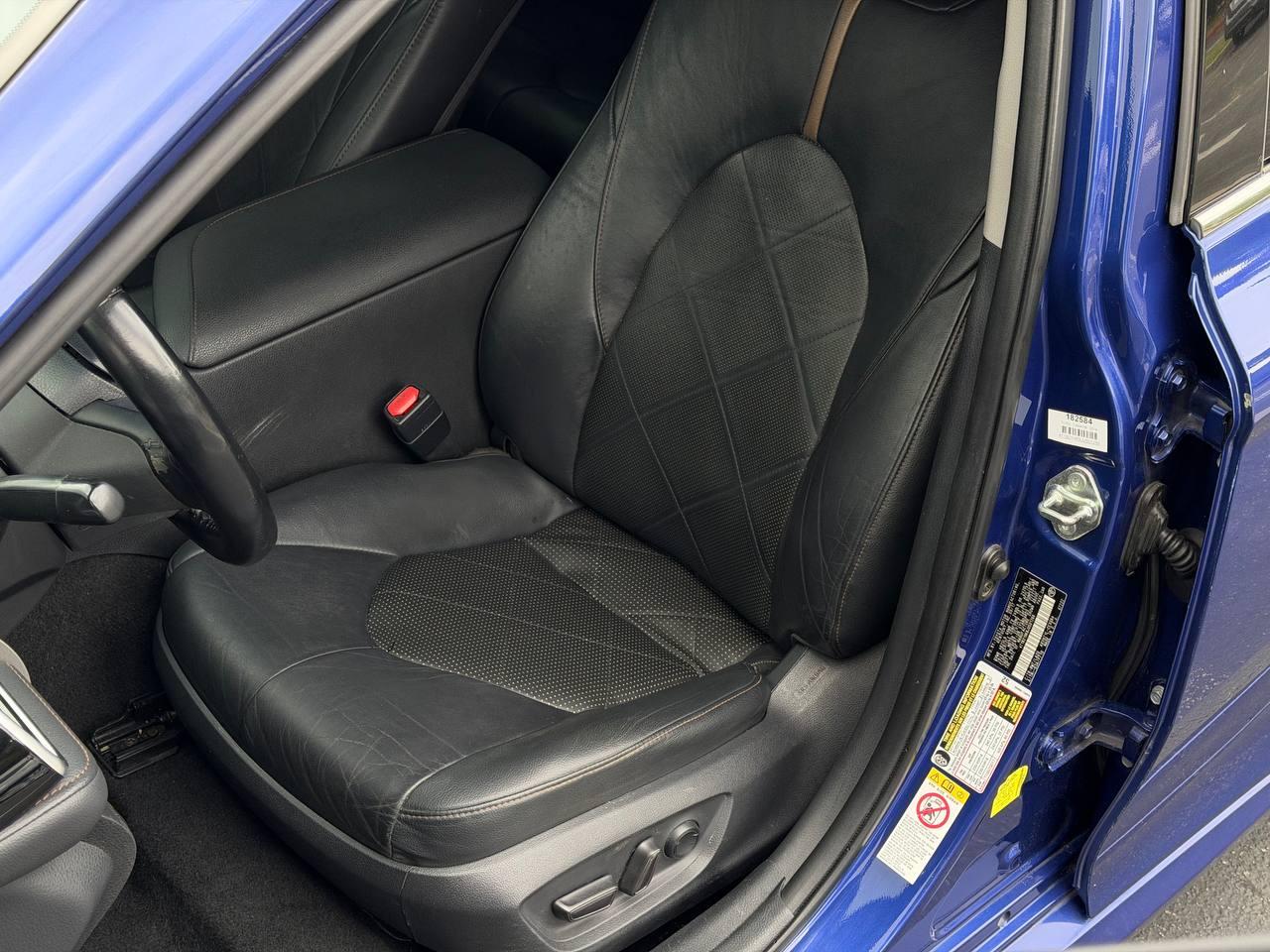Toyota Camry Hybrid XLE 2018