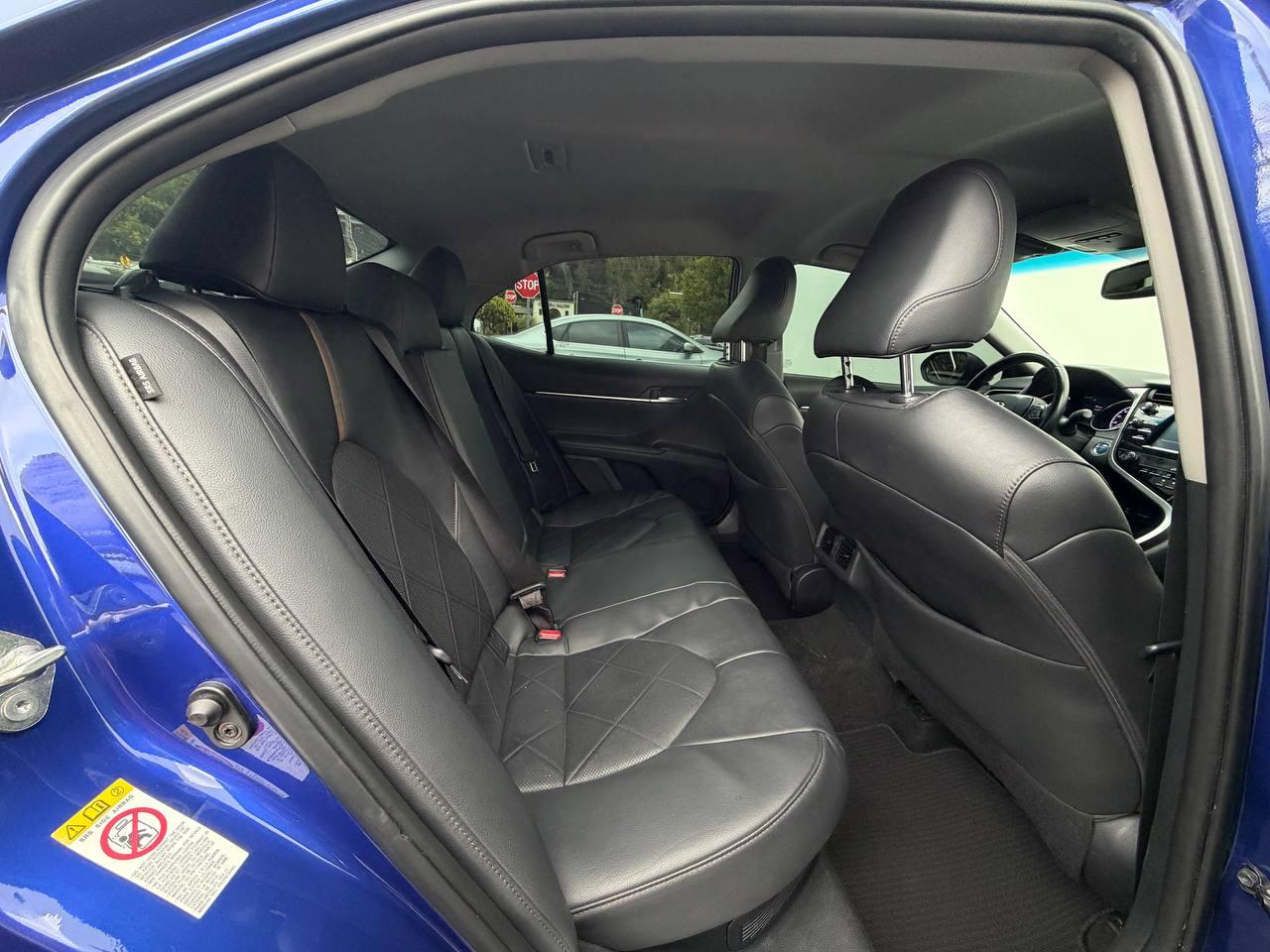 Toyota Camry Hybrid XLE 2018