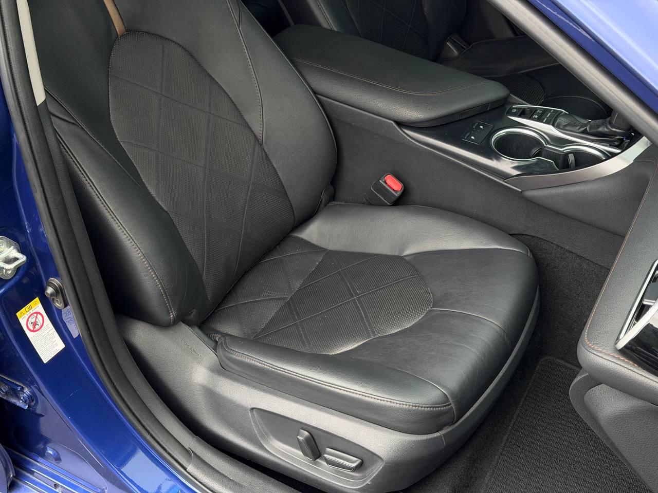 Toyota Camry Hybrid XLE 2018