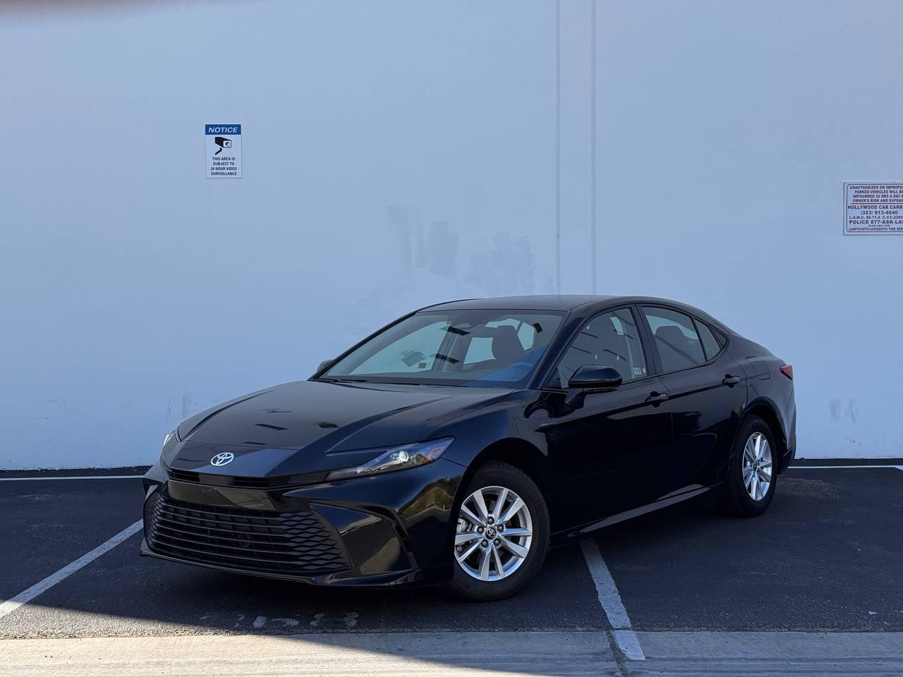 Toyota Camry Hybrid LE 2025