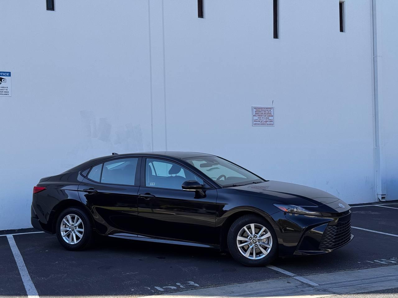 Toyota Camry Hybrid LE 2025