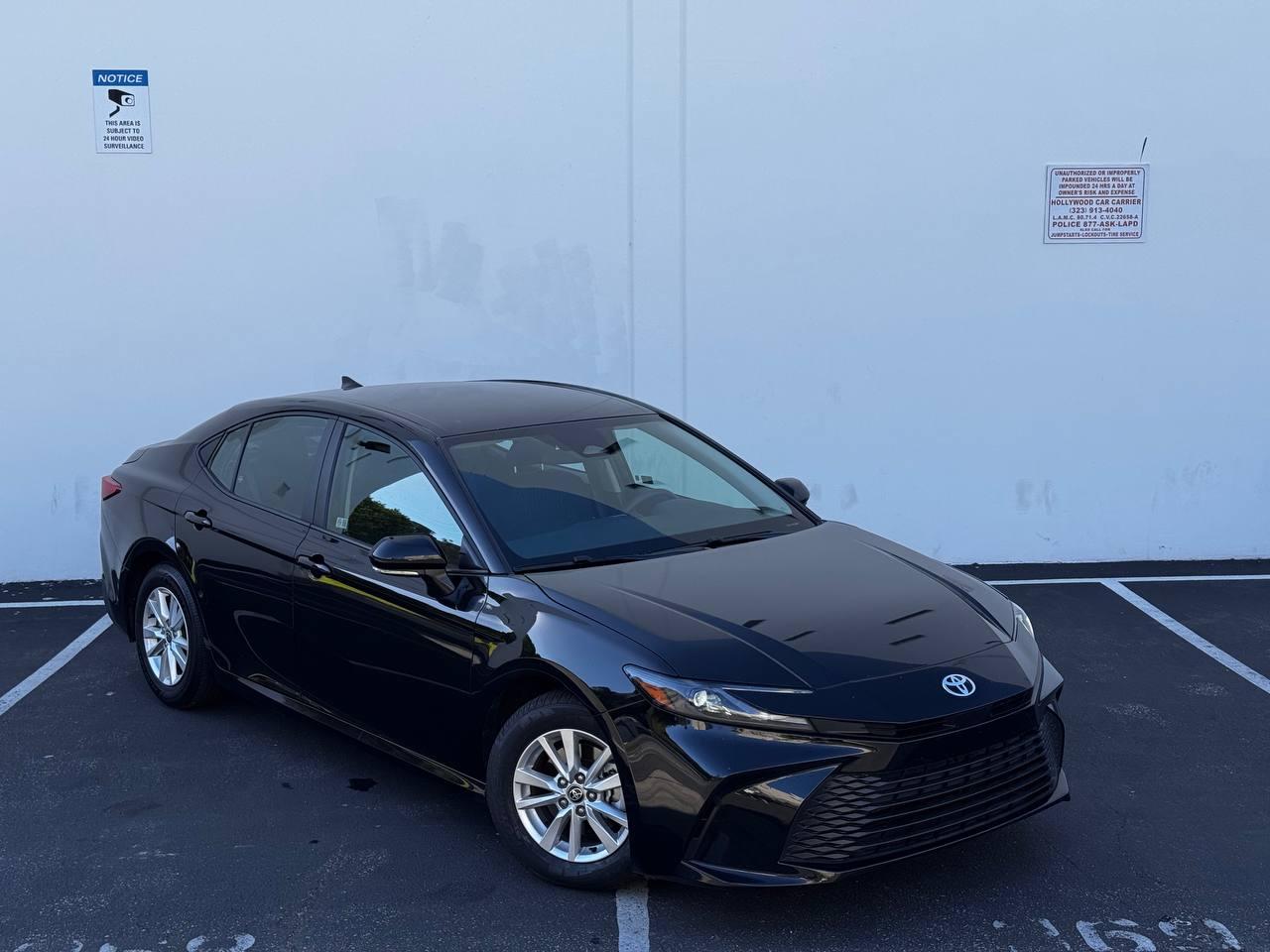 Toyota Camry Hybrid LE 2025