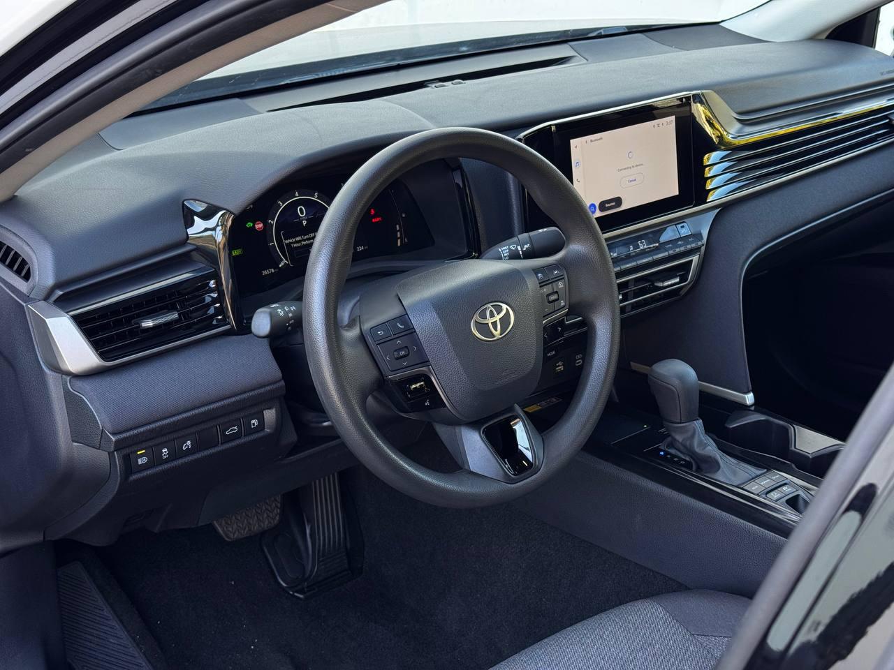 Toyota Camry Hybrid LE 2025