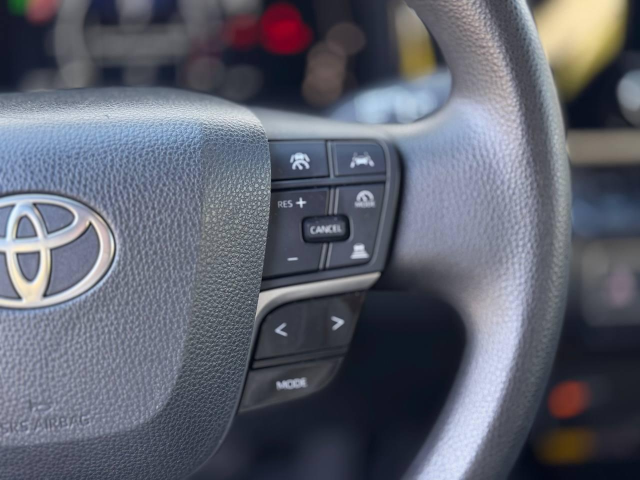 Toyota Camry Hybrid LE 2025