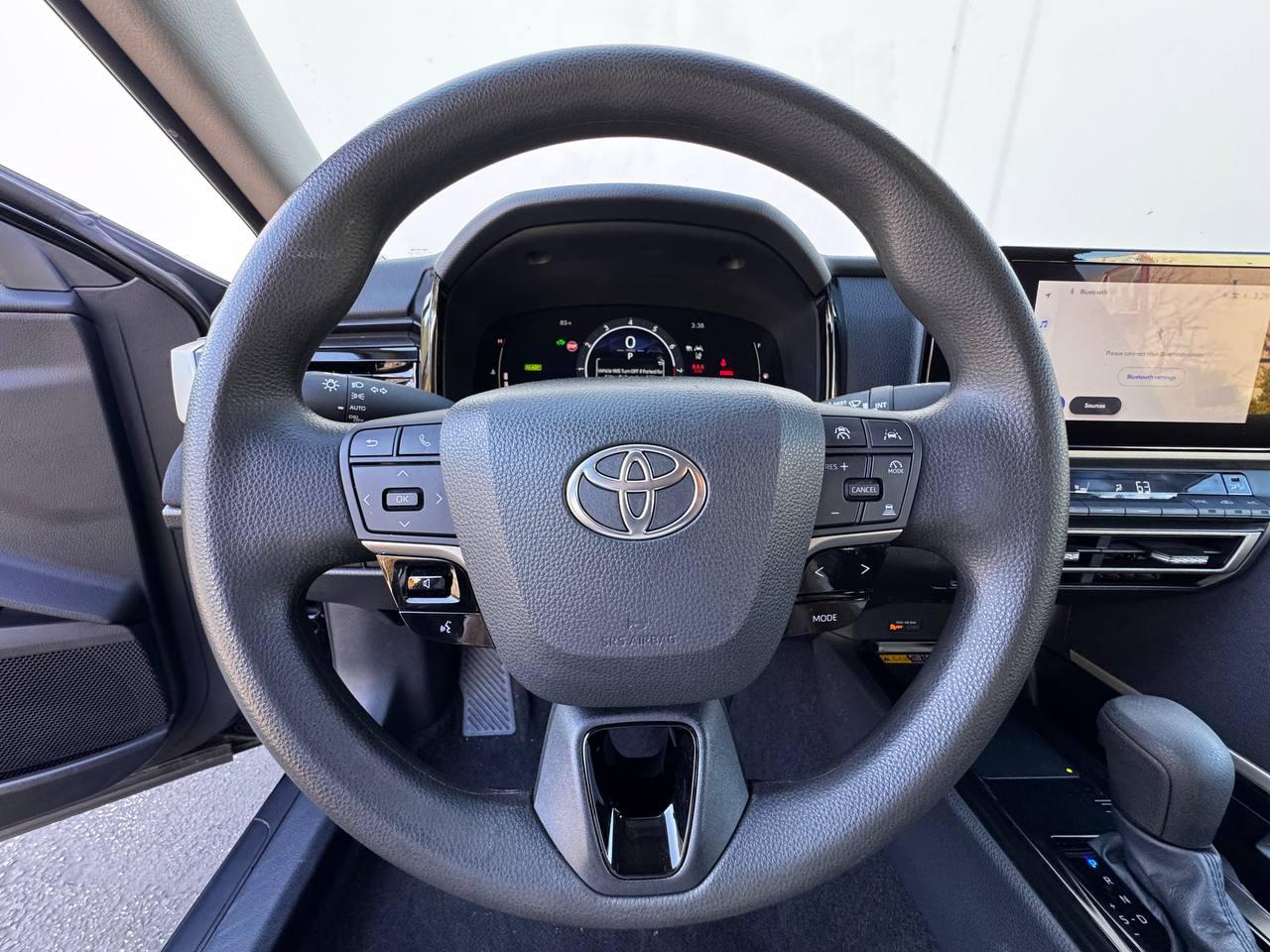Toyota Camry Hybrid LE 2025
