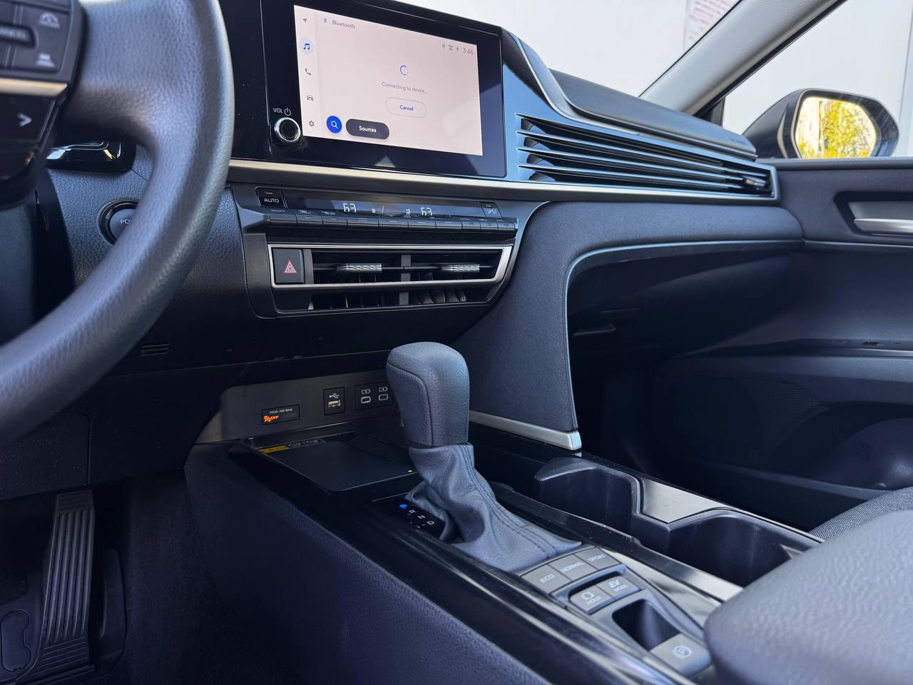Toyota Camry Hybrid LE 2025