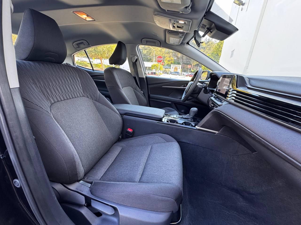 Toyota Camry Hybrid LE 2025
