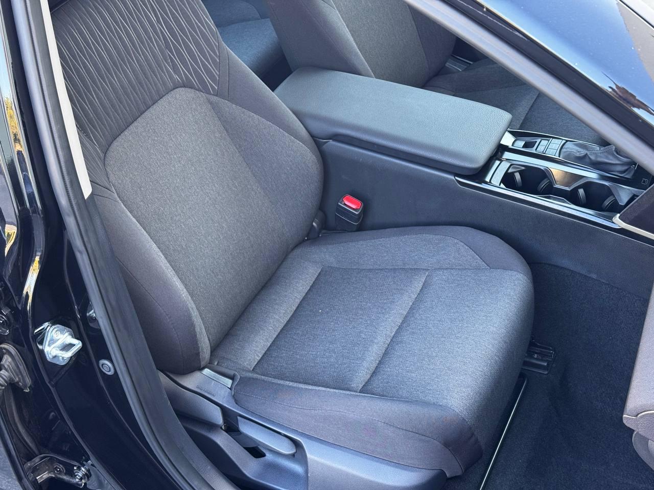Toyota Camry Hybrid LE 2025