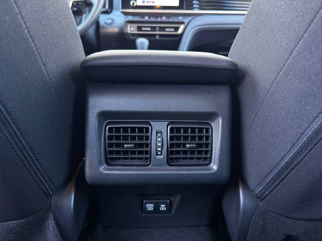 Toyota Camry Hybrid LE 2025