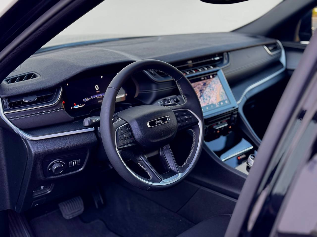 Jeep Grand Cherokee Laredo 2024