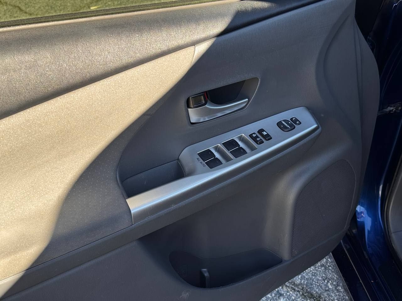 Toyota Prius V Three 2013