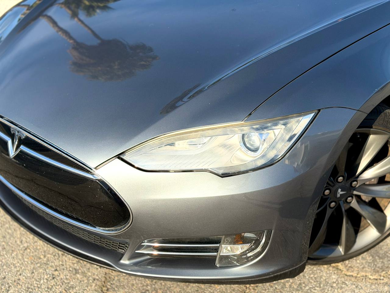 Tesla Model S  2013
