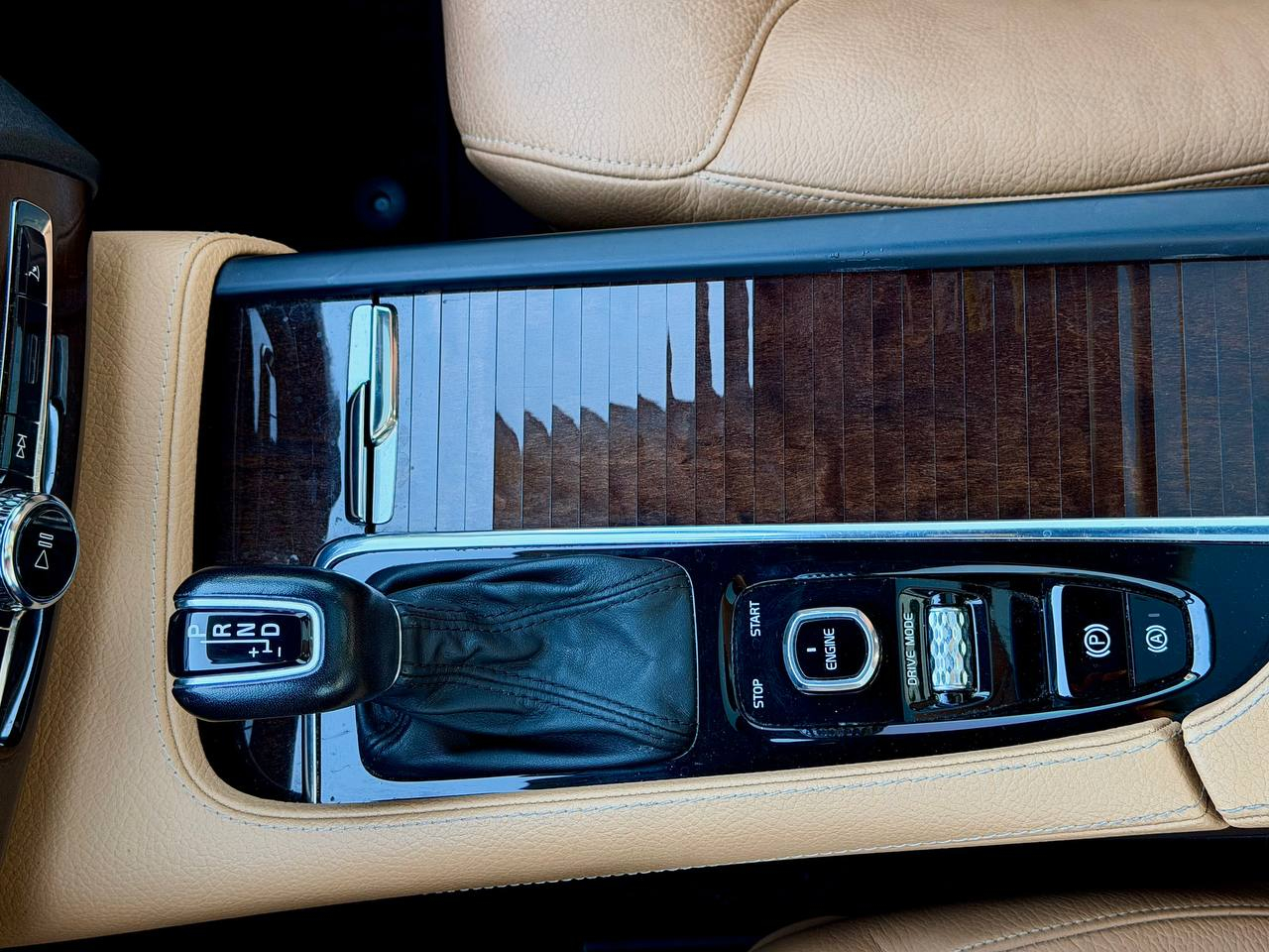 Volvo XC90 T6 Momentum 2016